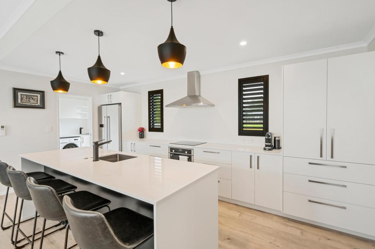 Pride Of Pinot - Martinborough Holiday Home Exterior foto